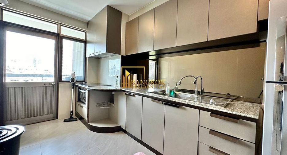 Condo en alquiler de 3 habitaciones en Watthana, Bangkok