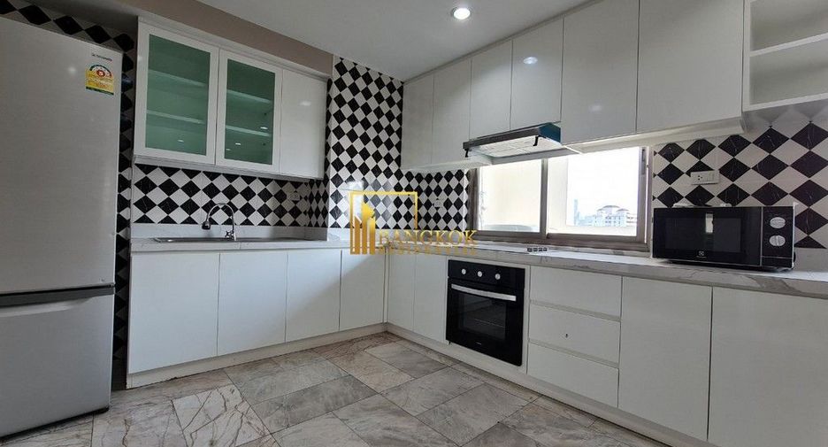 Condo en alquiler de 3 habitaciones en Watthana, Bangkok