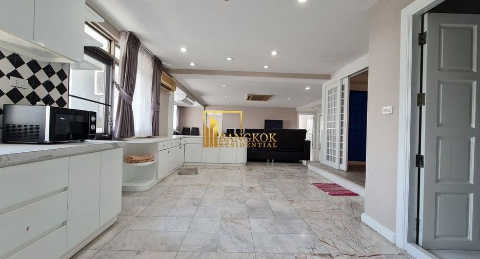Condo en alquiler de 3 habitaciones en Watthana, Bangkok
