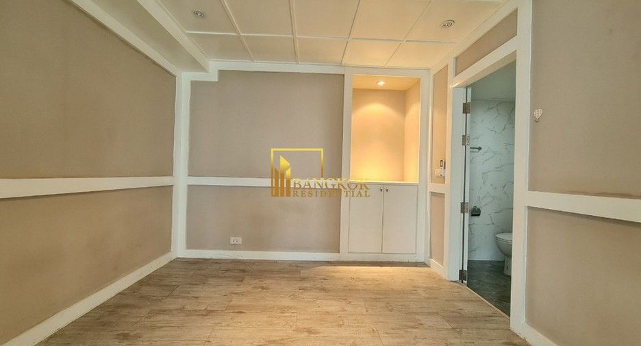 Condo en alquiler de 3 habitaciones en Watthana, Bangkok