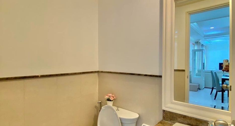 For rent 3 bedrooms condo in Khlong Toei, Bangkok