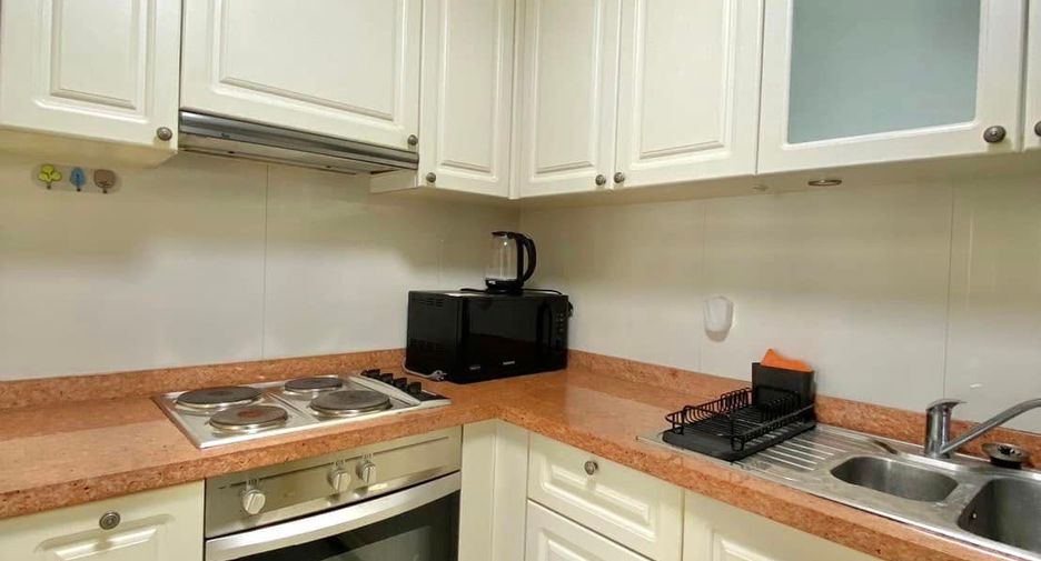 For rent 3 bedrooms condo in Khlong Toei, Bangkok