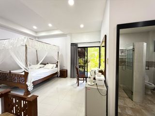 For rent 8 bed retail Space in Thai Mueang, Phang Nga
