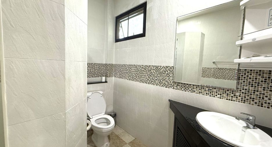 For rent 8 bedrooms retail Space in Thai Mueang, Phang Nga