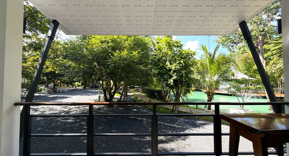For rent 8 bedrooms retail Space in Thai Mueang, Phang Nga
