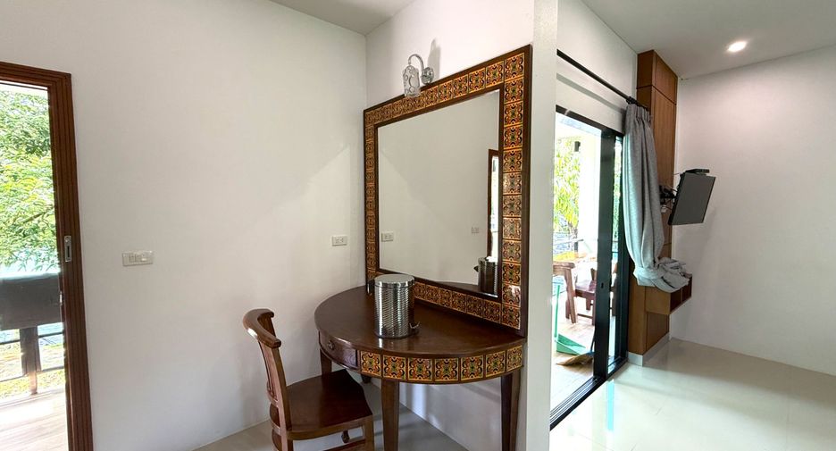 For rent 8 bedrooms retail Space in Thai Mueang, Phang Nga