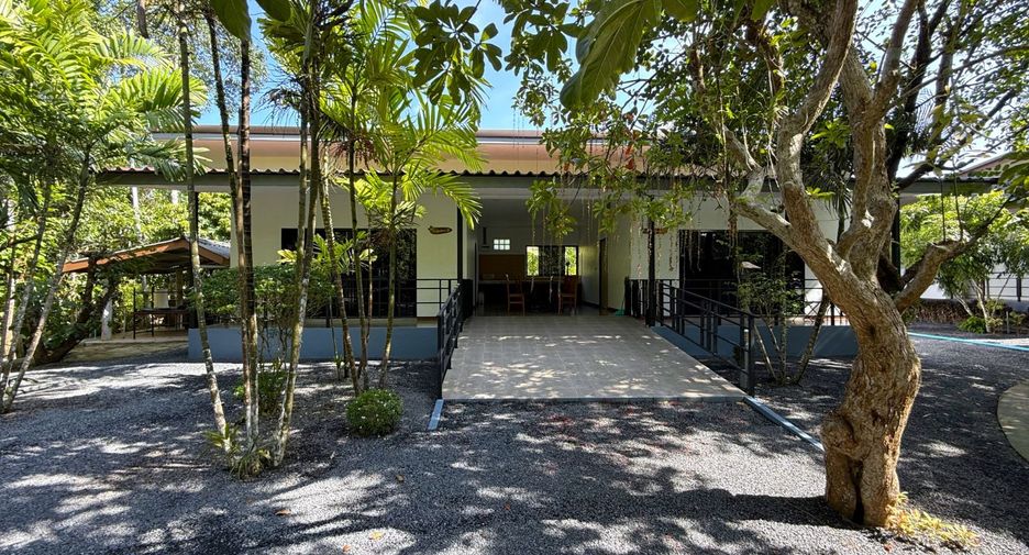 For rent 8 bedrooms retail Space in Thai Mueang, Phang Nga