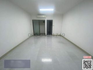 出租 1 卧室 办公室 在 Khlong Toei, 曼谷