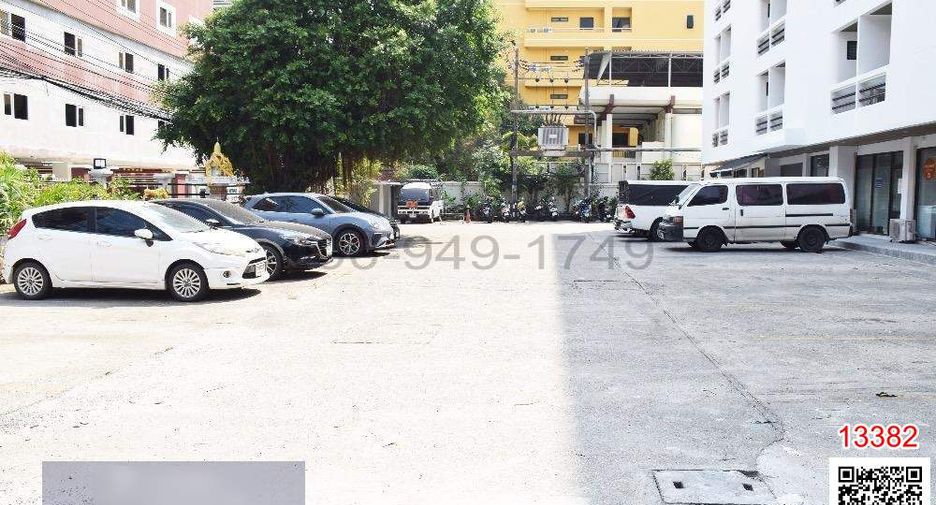For rent 1 bed office in Khlong Toei, Bangkok