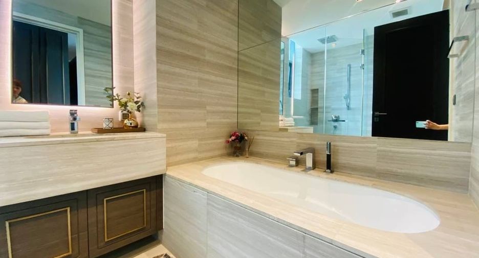 Condo en alquiler de 2 habitaciones en Khlong Toei, Bangkok