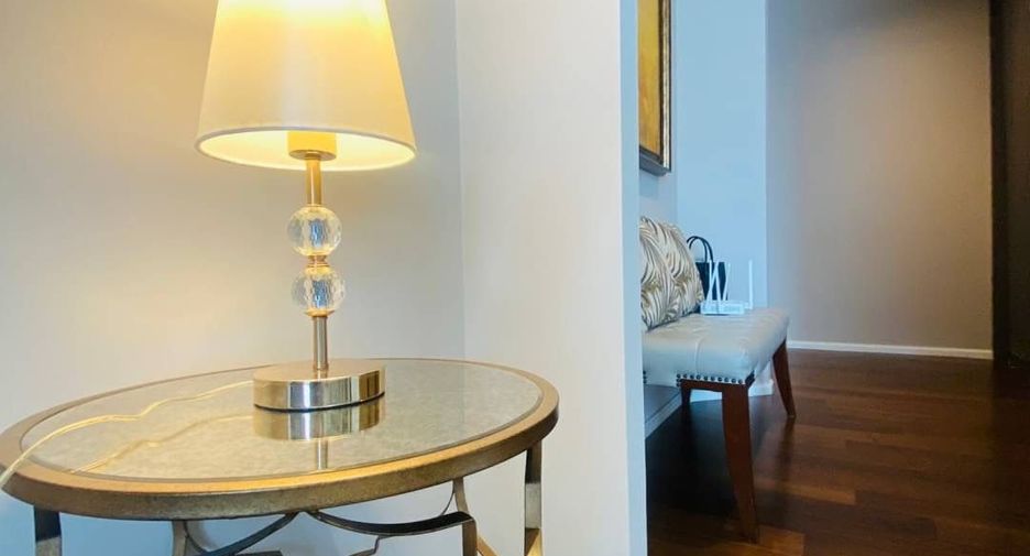 Condo en alquiler de 2 habitaciones en Khlong Toei, Bangkok