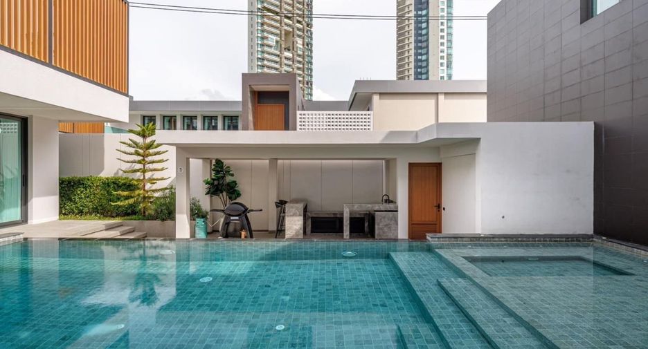 For sale 8 bedrooms villa in Bang Lamung, Chonburi