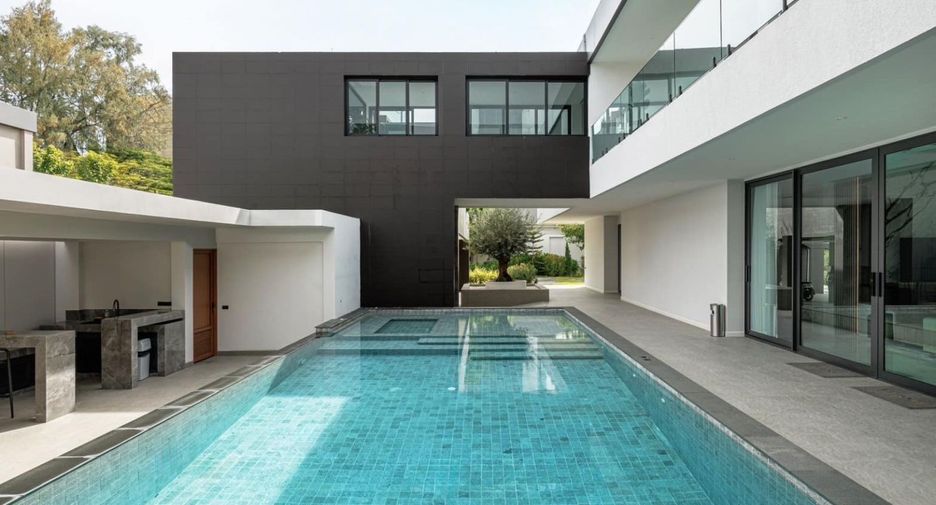 For sale 8 bedrooms villa in Bang Lamung, Chonburi
