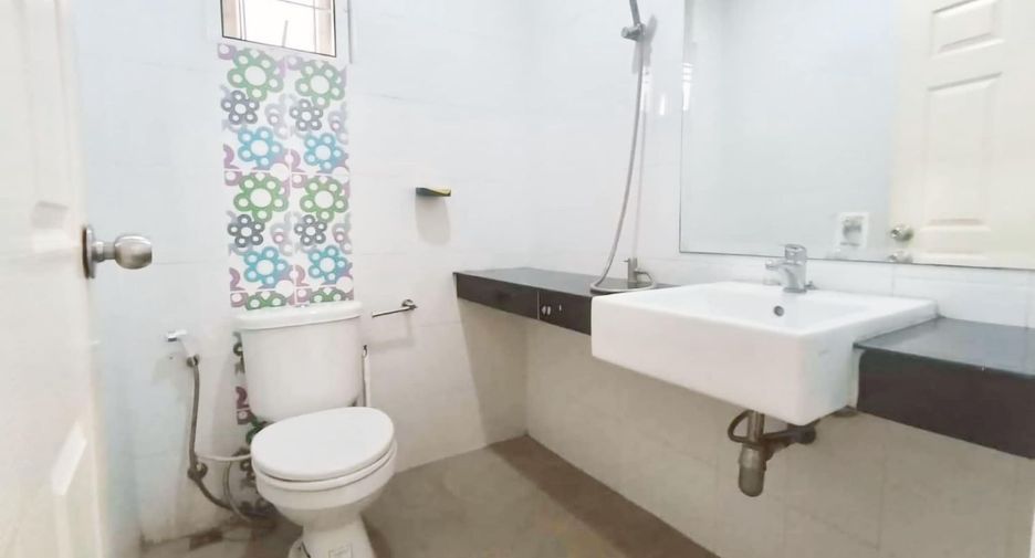 For rent and for sale 3 bedrooms house in Si Racha, Chonburi