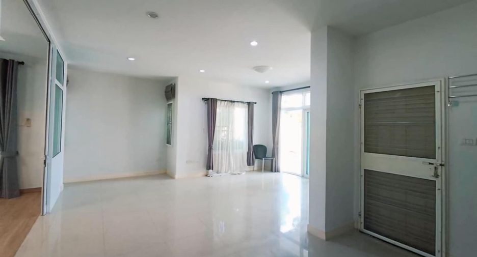 For rent and for sale 3 bedrooms house in Si Racha, Chonburi