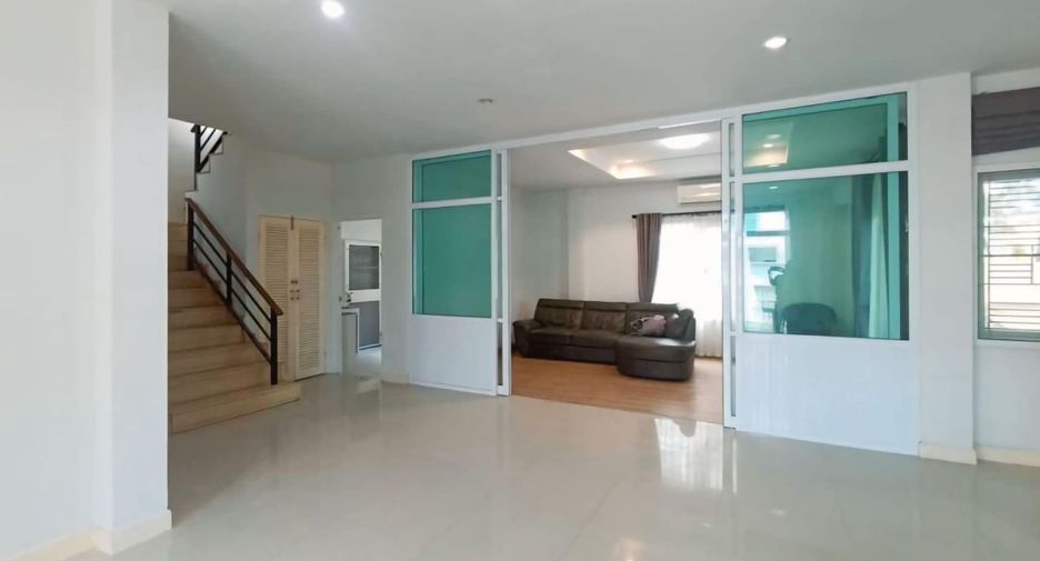 For rent and for sale 3 bedrooms house in Si Racha, Chonburi