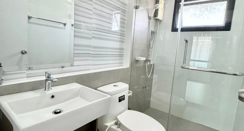 For rent 3 bedrooms house in Si Racha, Chonburi