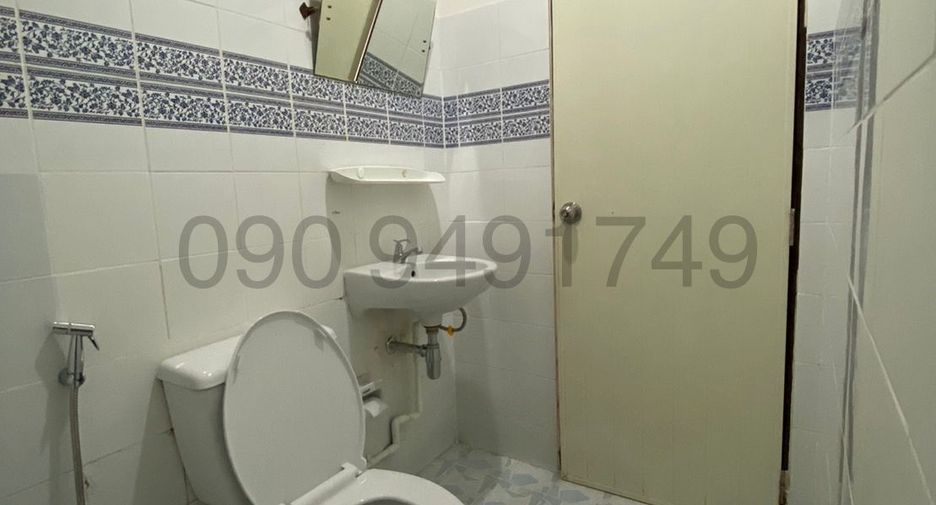 For rent studio townhouse in Lat Phrao, Bangkok