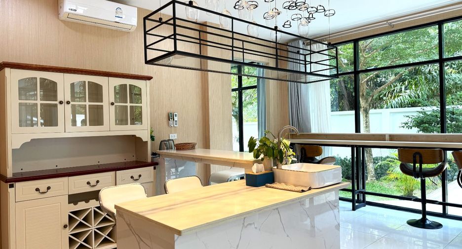 For rent 5 bedrooms villa in Takua Thung, Phang Nga