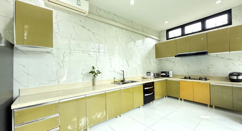 For rent 5 bedrooms villa in Takua Thung, Phang Nga