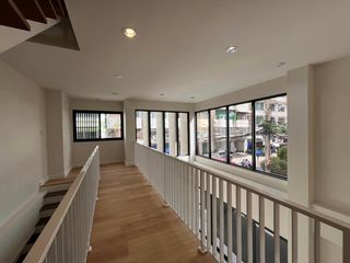 For rent 3 bed office in Huai Khwang, Bangkok