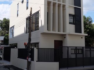 For rent 3 bed office in Huai Khwang, Bangkok