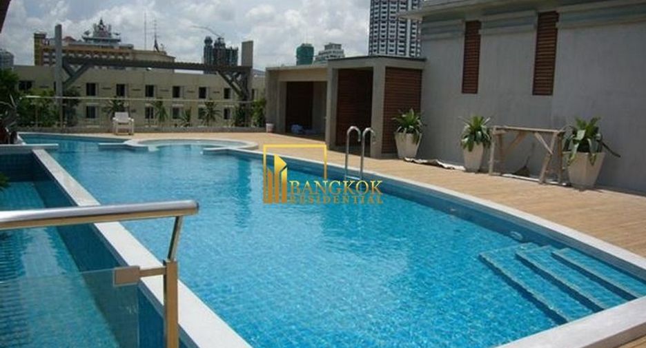 For rent 2 bedrooms condo in Khlong Toei, Bangkok