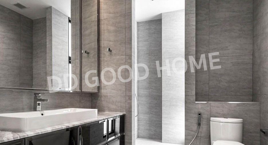 For sale 7 bedrooms house in Lat Phrao, Bangkok