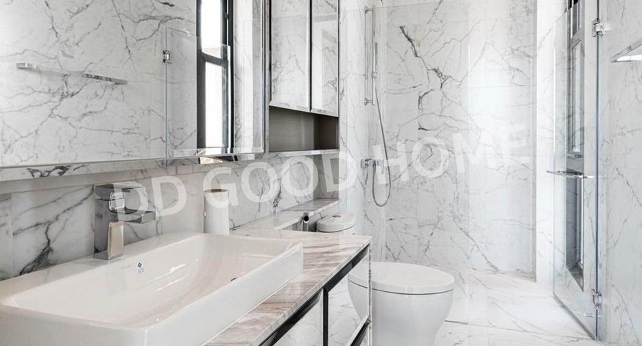 For sale 7 bedrooms house in Lat Phrao, Bangkok