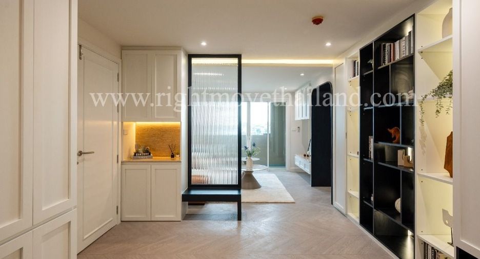 For sale 3 bedrooms condo in Watthana, Bangkok