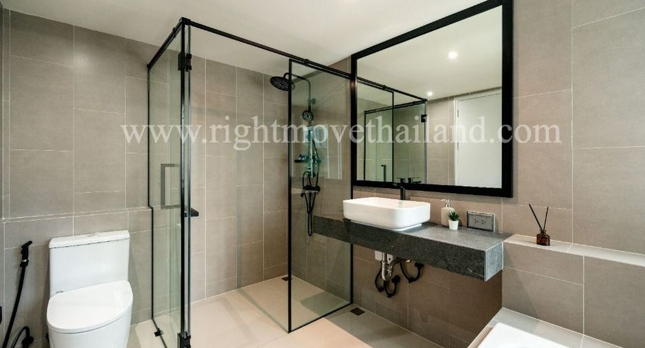 For sale 3 bedrooms condo in Watthana, Bangkok
