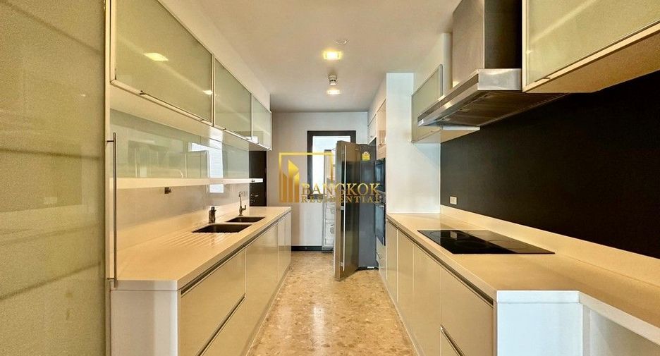 Condo en alquiler de 3 habitaciones en Sathon, Bangkok