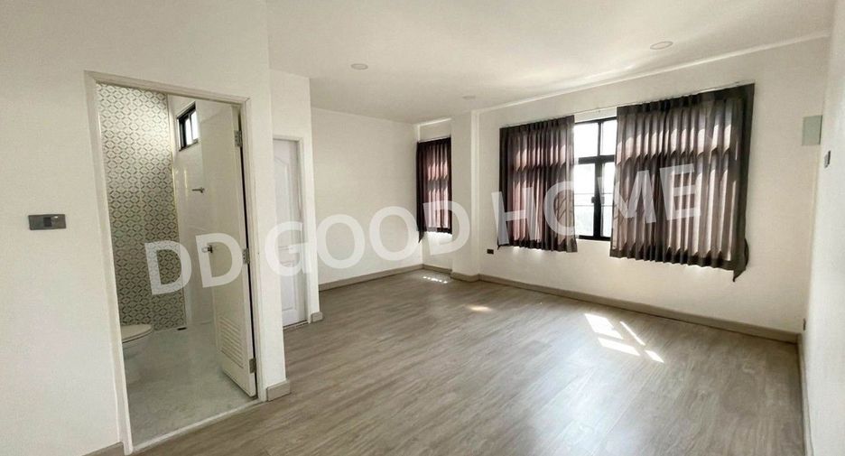 For sale 12 bedrooms apartment in Taling Chan, Bangkok