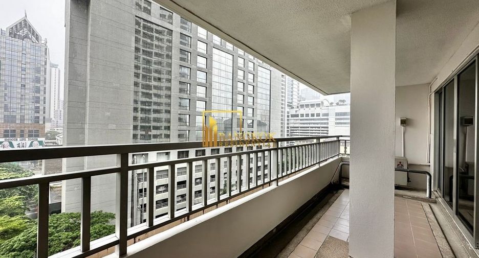 À louer 3 chambres condo à Sathon, Bangkok