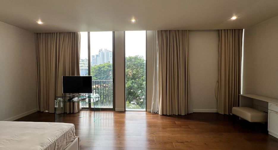 ให้เช่า 4 ห้องนอน บ้านเดี่ยว ใน วัฒนา, กรุงเทพฯ
