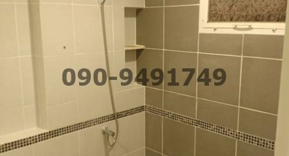 For rent 3 bedrooms townhouse in Lat Krabang, Bangkok