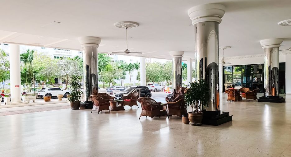 For sale 2 Beds condo in Bang Lamung, Chonburi