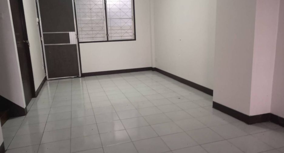For sale 4 bedrooms townhouse in Mae Rim, Chiang Mai
