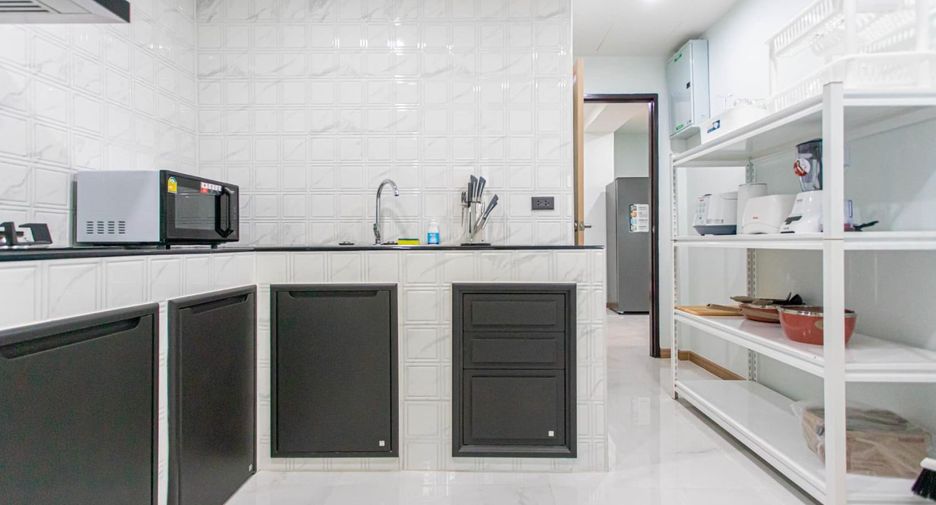 For rent 5 bedrooms house in Wang Thonglang, Bangkok