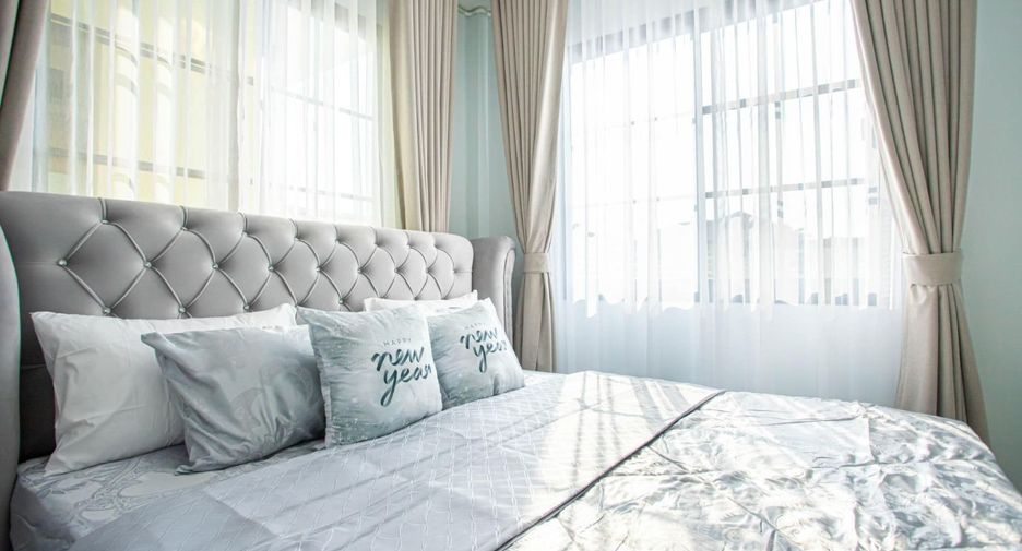 For rent 5 bedrooms house in Wang Thonglang, Bangkok