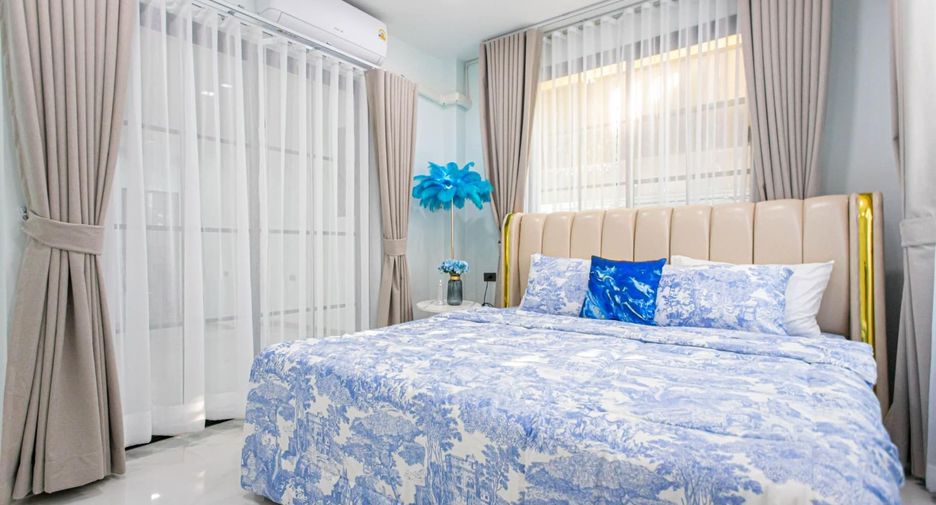 For rent 5 bedrooms house in Wang Thonglang, Bangkok