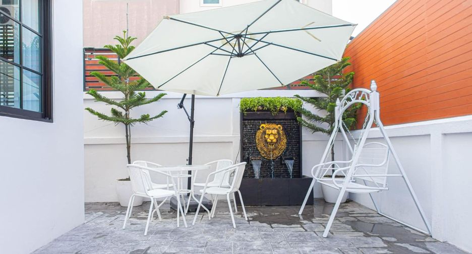 For rent 5 bedrooms house in Wang Thonglang, Bangkok