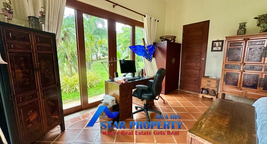 For sale 5 bedrooms villa in Sam Roi Yot, Prachuap Khiri Khan