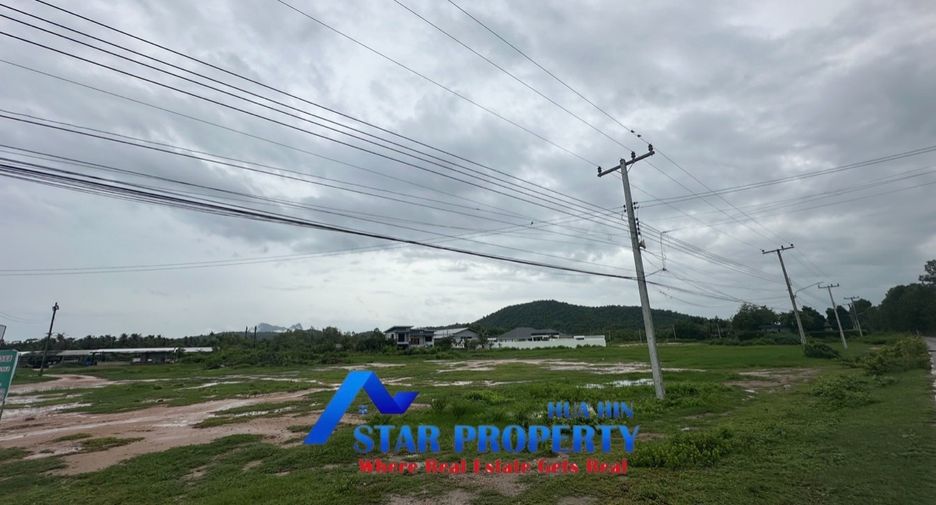For sale 5 bedrooms villa in Sam Roi Yot, Prachuap Khiri Khan