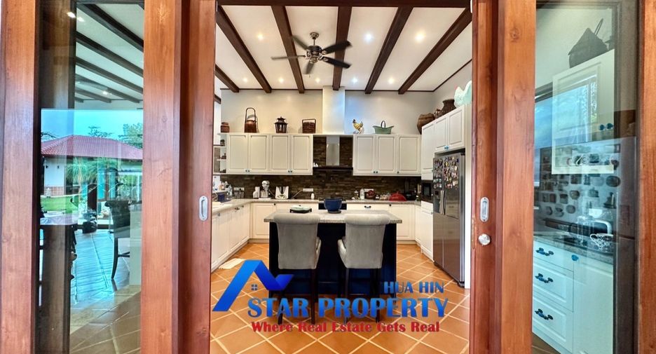 For sale 5 bedrooms villa in Sam Roi Yot, Prachuap Khiri Khan
