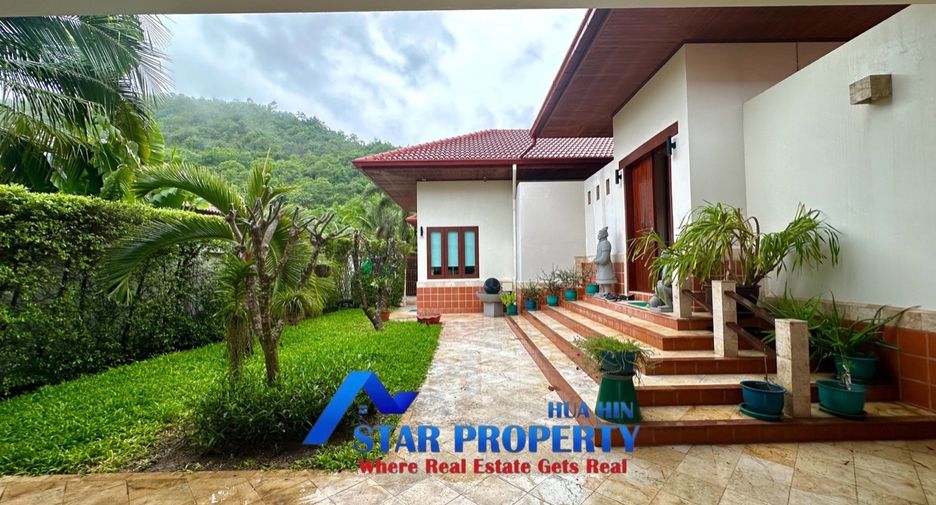 For sale 5 bedrooms villa in Sam Roi Yot, Prachuap Khiri Khan