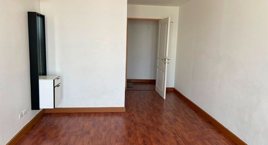 For sale 1 bed condo in Bang Kapi, Bangkok