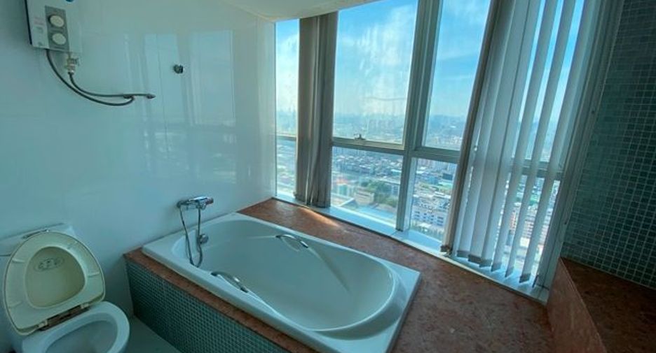 For sale 1 bed condo in Bang Kapi, Bangkok
