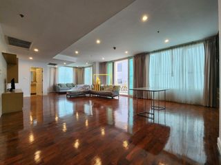 À louer 3 chambres condo à Khlong Toei, Bangkok