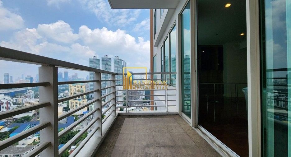 For rent 3 ベッドルーム condo in Khlong Toei, Bangkok